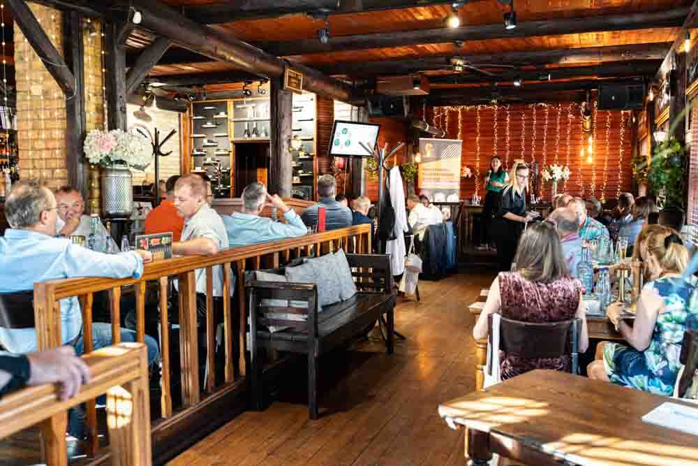 Corners Pub Budapest XVI. kerület rendezvények jó hangulatban.